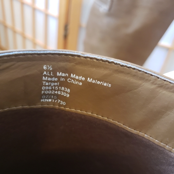 Boots - Picture 4 of 5